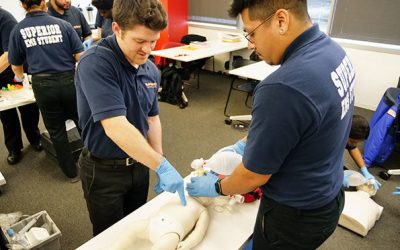 8 Reasons to Become an EMT
